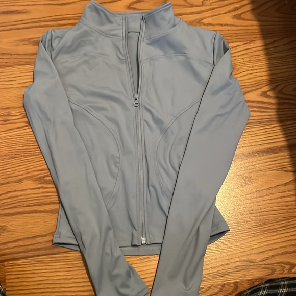 3 COMPRESSION WORKOUT JACKETS - Picture 3 of 3